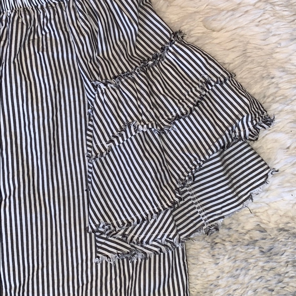 Versatile Striped Top - Picture 4 of 5